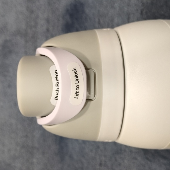 Owala 40 oz. Free Sip Insulated water bottle - Picture 4 of 7